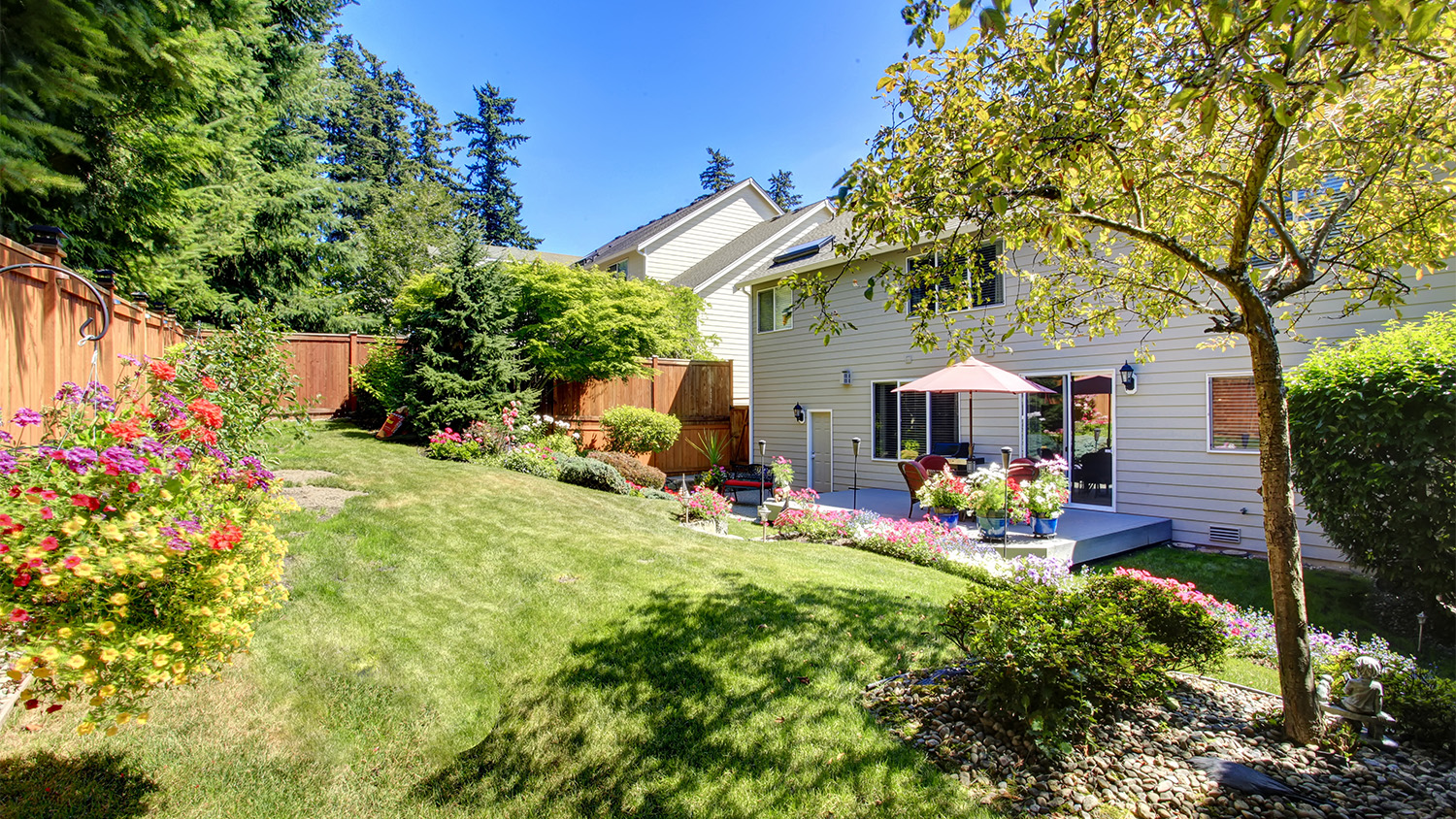 Is It Ok for a Landscaper to Pee in My Yard? Angi